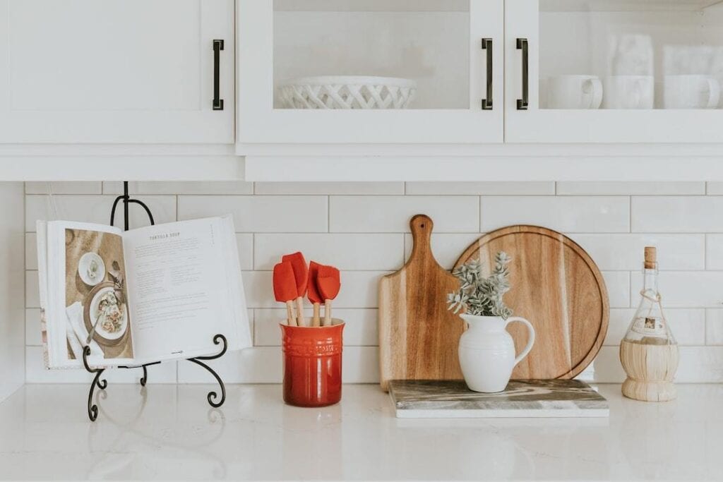 how to display cutting boards on kitchen counter