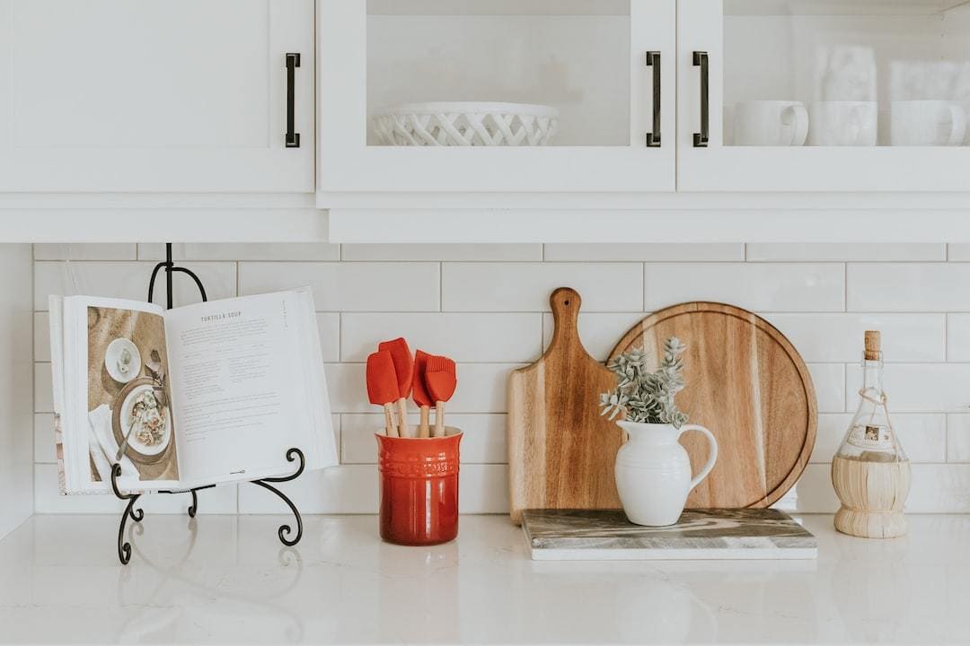 How to Display Cutting Boards on Kitchen Counter Effectively